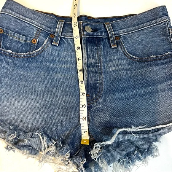 Levi's 501 Raw Edge Button Fly Jean Shorts Size 27 - Picture 8 of 9